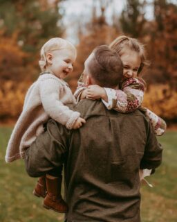 I’ve been photographing this sweet family since before their second little one was even born, and it’s such a joy to see how much they’ve grown each year. They are pure sunshine and giggles. I’m so grateful for all the families who come back year after year and trust me to capture their memories.

#SavannahBrownPhotography #FamilyPhotography #VermontPhotographer #FamilyPhotos #VermontFamilies #LifestylePhotography #CandidFamilyPhotos #VermontFamilyPhotographer #MotherhoodPhotography #ChildhoodMoments #FallFamilyPhotos #VermontPortraits #FamilyPhotoSession #StoweLocal