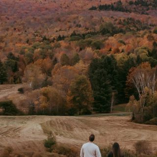 I’m not going to lie, this might be my favorite weekend of fall. Reds coming in, pops of orange, and a little fog to make everything feel extra magical. 🍂

#VermontPhotographer #VermontFall #VermontFoliage #StoweVermont #NewEnglandFall