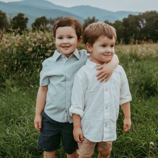 Some of the sweetest moments happen when you let them play.

The giggles, the chaos, the made-up games, the way they run back for one more hug. Those are the moments you’ll want to remember most.

#vermontfamilyphotographer #stowevermont #candidfamilyphotography #lifestylefamilyphotographer #stowelocal